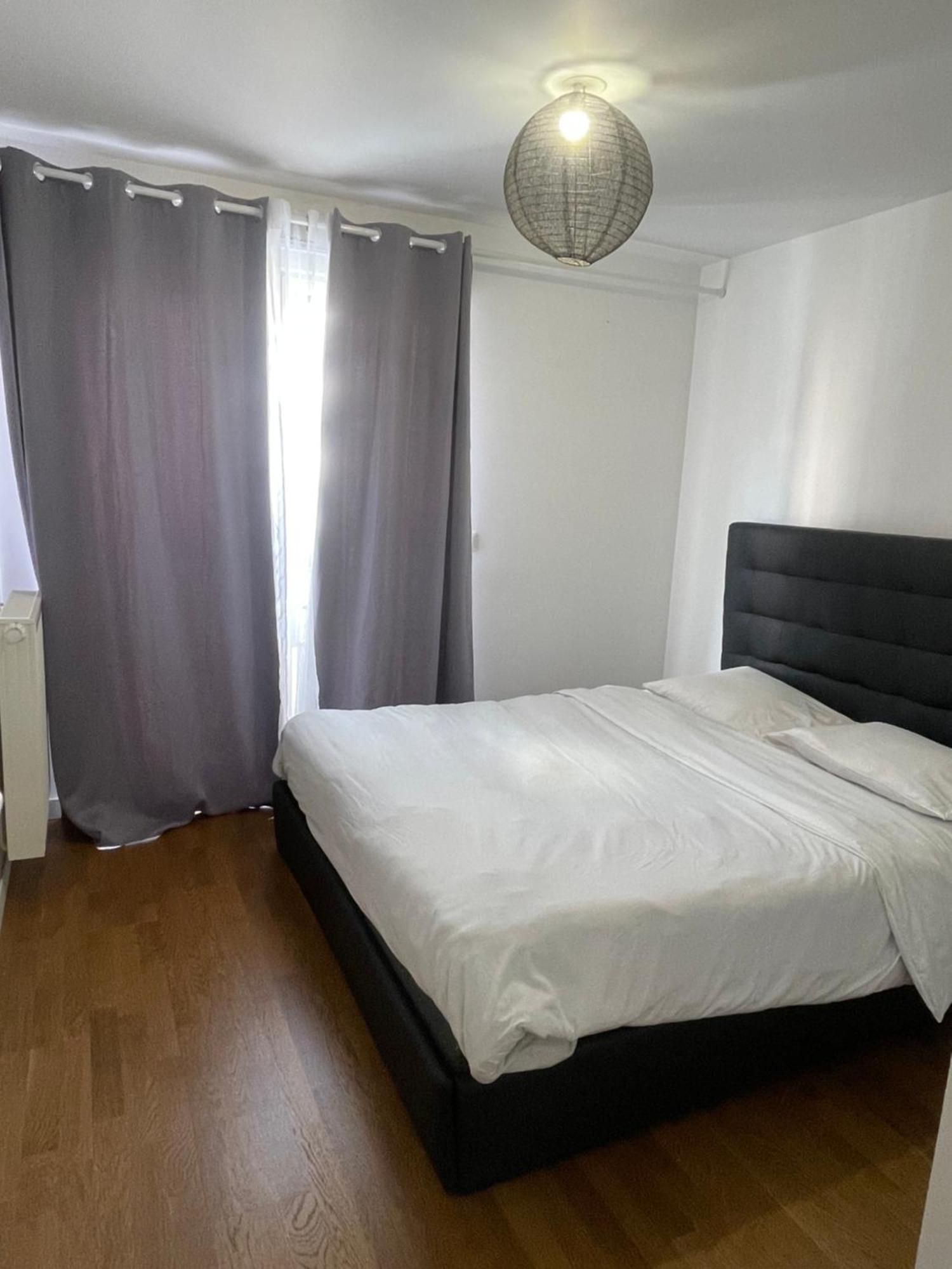 Sweet Escape Paris Centre - 3 Bds- Terrasse - Stade De France - Montmartre Saint-Ouen  Exterior photo