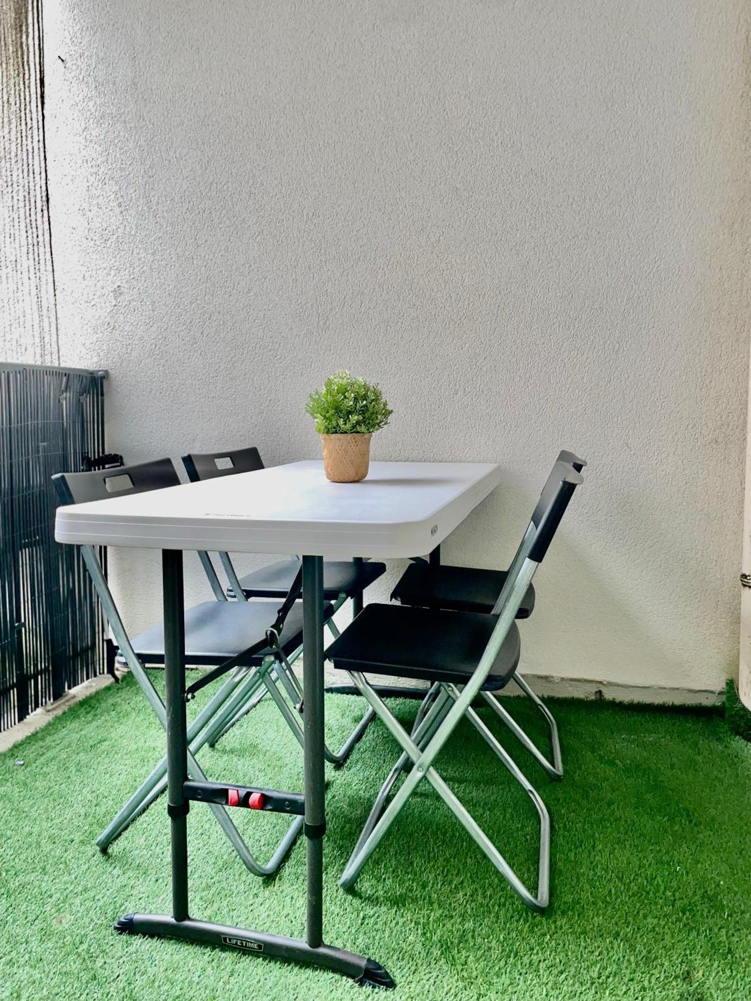 Sweet Escape Paris Centre - 3 Bds- Terrasse - Stade De France - Montmartre Saint-Ouen  Exterior photo